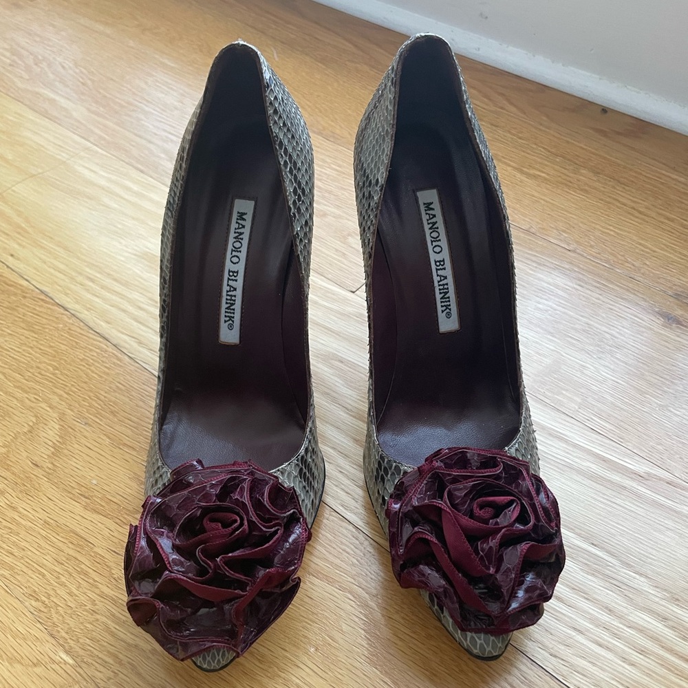 Manolo blahnik pumps